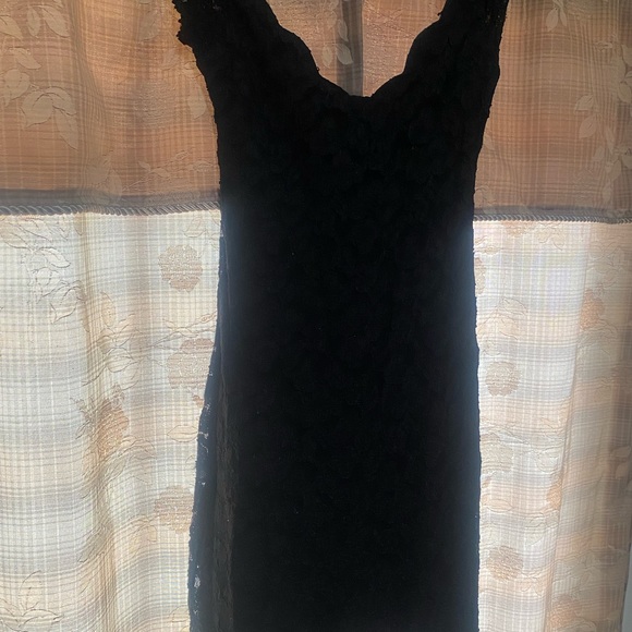 The dresses are like new, only worn once. some are size 6,8,10 and 12 - Picture 7 of 16